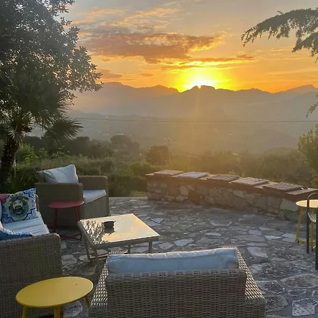 Villa Between Sea And Mountains In Sicily Nyaraló