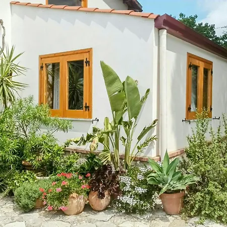 Villa Between Sea And Mountains In Sicily Nyaraló